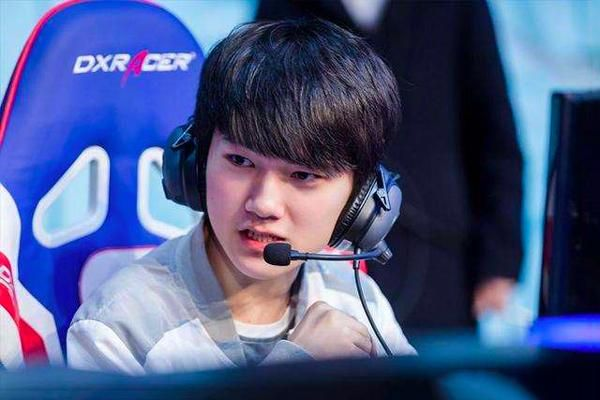 LPL决赛JKL偷FMVP引热议,如何解决争议? LPL决赛JKL偷FMVP引热议,如何解决争议?