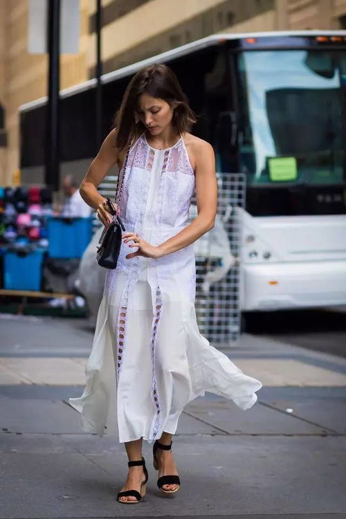 女大晒清凉穿搭，街拍师追三街？揭秘清凉穿搭秘诀！