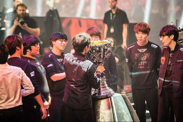 《英雄联盟》S1冠军上单兼Mvp患癌离世！俱乐部深情缅怀