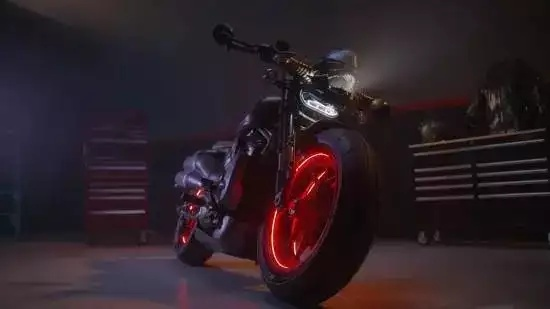 《毁灭战士》哈雷联名狂潮！独家揭秘黑暗时代机车新篇章