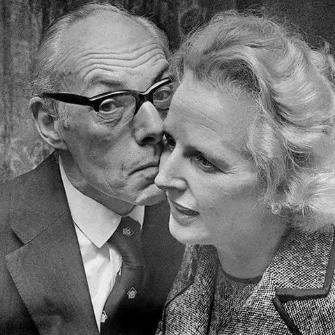 《毒夫人C位攻略揭秘:魔法之路独霸战场!》 《毒夫人C位攻略揭秘:魔法之路独霸战场!》