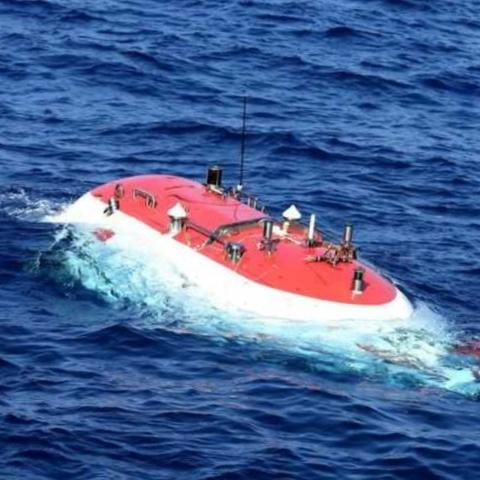 《Minecraft潜航攻略：打造专属潜水艇教程》