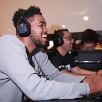 《揭秘：海外初高中电竞课程，解锁未来电竞高手之路！》