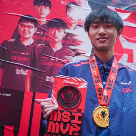 BLG被T1零封后发文，玩家怒喷：BP决策全面崩盘！