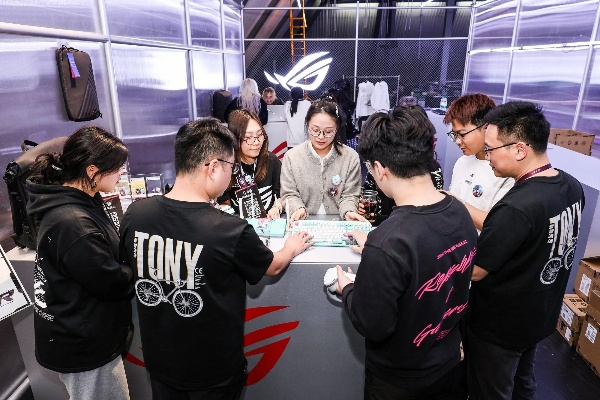 信仰集结！CJ2025 ROG 9展馆：集邮C位等你打卡揭秘