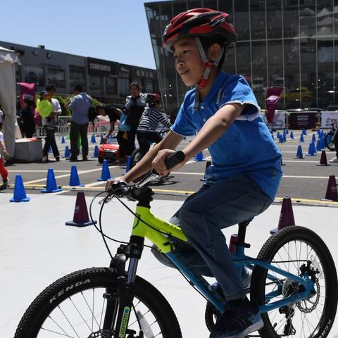 《自行车游戏盘点:十大热门必玩,哪款才是你的菜?》 《自行车游戏盘点:十大热门必玩,哪款才是你的菜?》