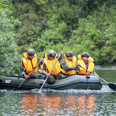 《巅峰对决！盘点最火多人战术竞技游戏排行》