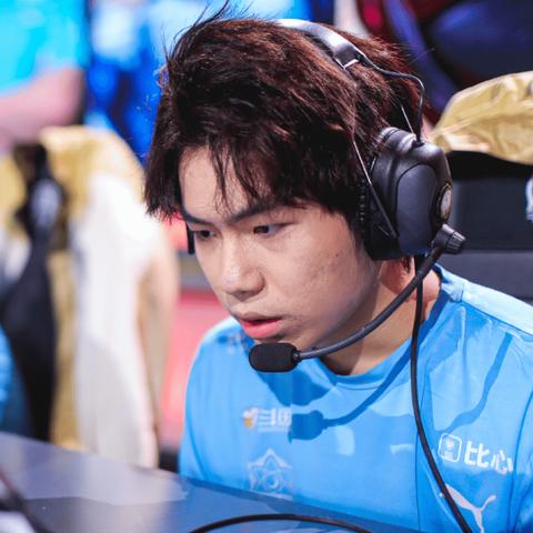 《十大巅峰对决！必玩玩家对战游戏大盘点》