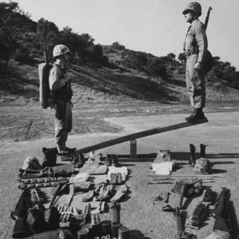 《十大必玩战争游戏盘点:经典排行榜揭秘》 《十大必玩战争游戏盘点:经典排行榜揭秘》