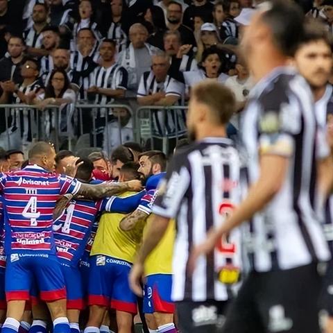 《再战巅峰!2:金色传说绝境求生攻略揭秘》 《再战巅峰!2:金色传说绝境求生攻略揭秘》