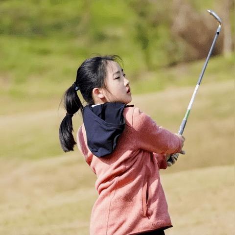 《2023高尔夫游戏盘点：热门新游推荐，不容错过的精彩》