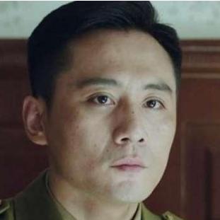 《铁血阵营角色培养攻略：零之战线最强阵容揭秘》