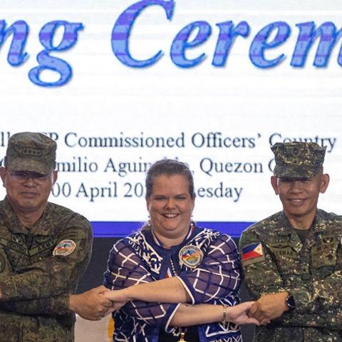 《非匿名指令夹击队阵容攻略：高效玩法揭秘》