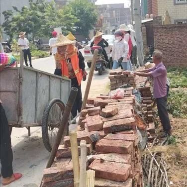 《堆叠大陆婴儿成长攻略:轻松变村民》 《堆叠大陆婴儿成长攻略:轻松变村民》