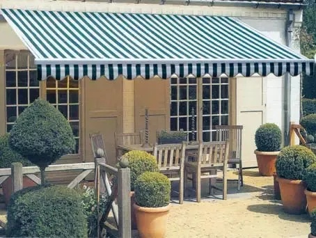 《遮阳棚搭建攻略:轻松打造你的休闲庇荫地》 《遮阳棚搭建攻略:轻松打造你的休闲庇荫地》