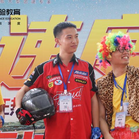 《赛车游戏巅峰对决：热门下载排行前十，哪款最好玩？》