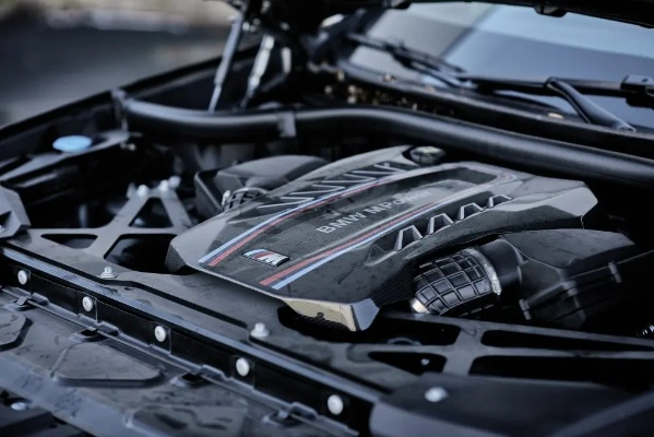 宝马X5竞速版深度解析:揭秘顶级赛车性能! 宝马X5竞速版深度解析:揭秘顶级赛车性能!