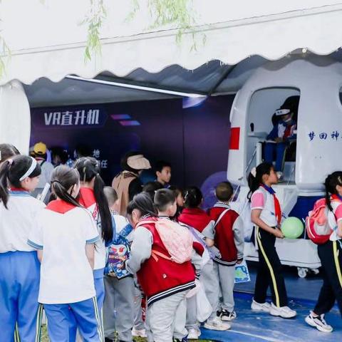 《热门竞速游戏盘点：人气爆棚的赛车盛宴》