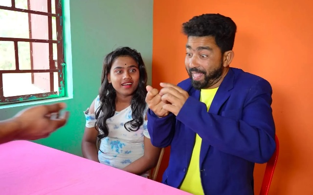 《盘点2023年度十大恶搞神作，笑到肚子疼！》