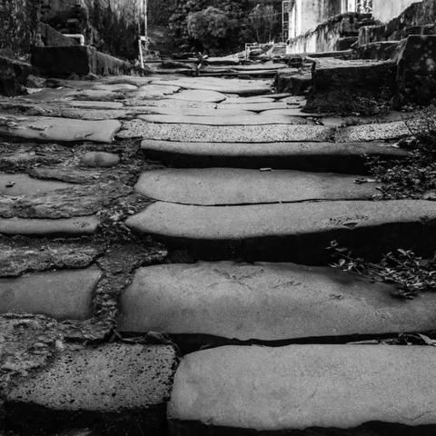 《盘点热门黑白游戏:经典黑白世界,重温童年回忆》 《盘点热门黑白游戏:经典黑白世界,重温童年回忆》