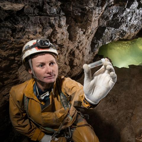 地底探险必备!揭秘热门地下游戏排行,畅玩攻略一网打尽 地底探险必备!揭秘热门地下游戏排行,畅玩攻略一网打尽