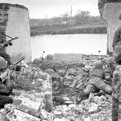 《交错战线》燃料兑换技巧揭秘：轻松获取资源新攻略