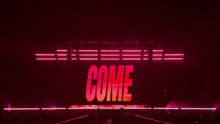 S15决赛独家揭秘：邓紫棋献唱主题曲《牺牲》，游戏盛宴不容错过！