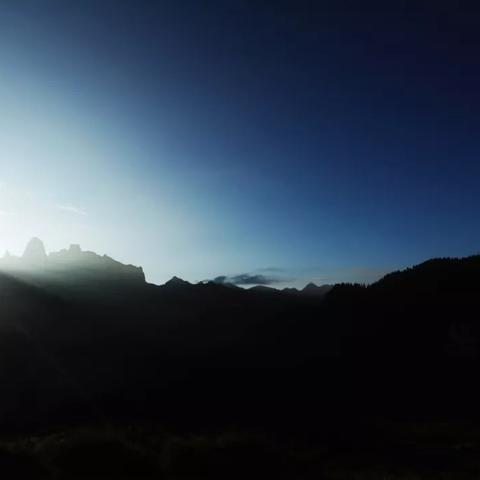 《一路等待》成就速成攻略：高效解锁技巧揭秘！