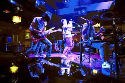 摇滚乐游戏盘点：人气爆棚的摇滚乐游戏推荐，解锁音乐狂欢之旅