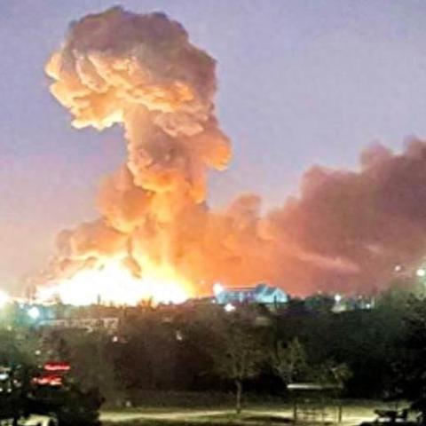 轰炸鸡武器属性解析+实战技巧攻略,助你轻松制霸恶果之地 轰炸鸡武器属性解析+实战技巧攻略,助你轻松制霸恶果之地