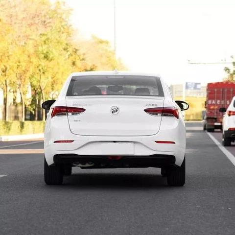 《凹凸世界》手游换装攻略：轻松掌握角色皮肤与服装装扮技巧