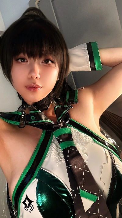 剑星伊芙COS狂热热议！完美复刻惊艳全网，玩家热议新潮流