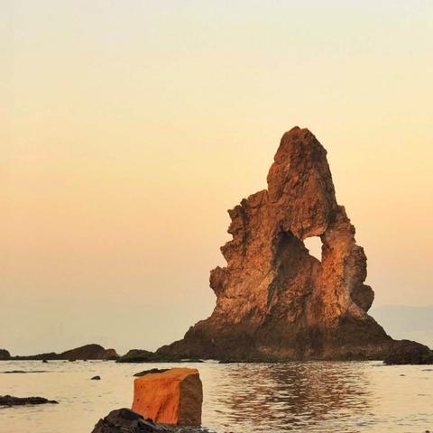 《呜咽岛第一章》通关秘籍：解锁隐藏剧情，轻松通关攻略大揭秘