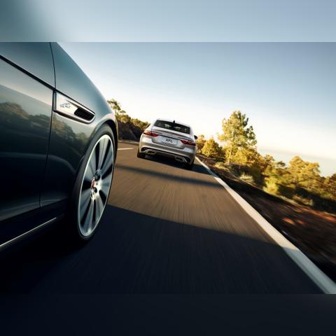 最新竞速游戏盘点：揭秘十大热门赛车游戏，畅享速度激情！