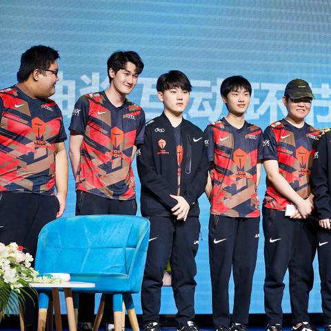 左手深夜激战宣言：BLG败北后誓与T1决一死战，信任见证！