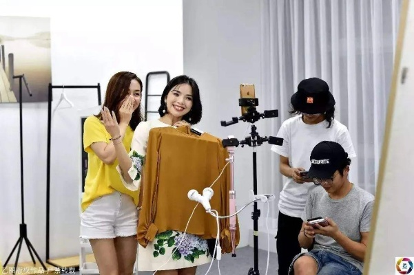 独家揭秘：千万粉丝主播生存法则，解锁独自生活新境界