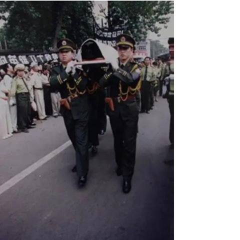 《时空枪战》手游评测：射击创新巅峰，体验全新枪战革命