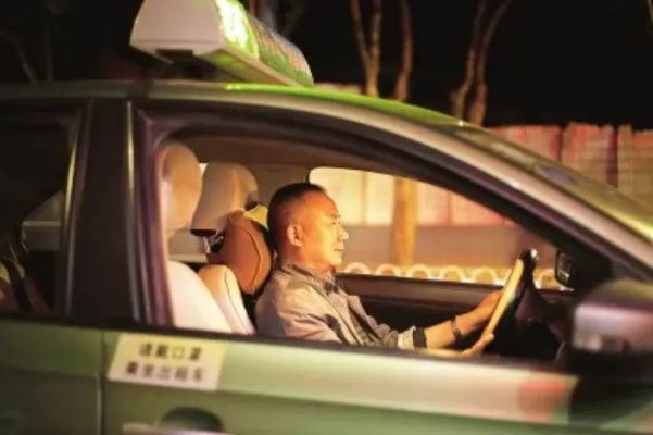 出租车司机线索深度解析，揭秘位置全攻略