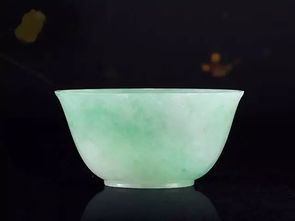 破旧玉碗用途解析：烟雨江湖新价值揭秘