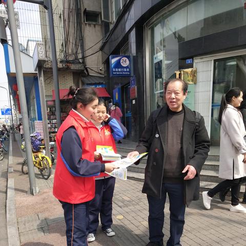 摩尔庄园手游城堡草丛宝藏攻略，一网打尽神秘位置！