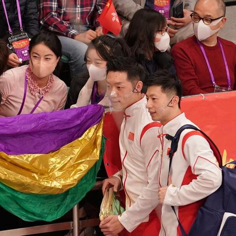 传奇世界客户端下载哪里快？2025官方直装版无插件秒开实测