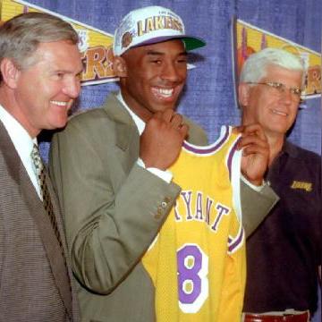 传奇官方网站靠谱吗？老玩家2025实测3招辨别+最新入口汇总