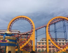 嘉年华游乐场隐藏玩法曝光，如何用100元玩遍TOP5项目还拿限定周边？