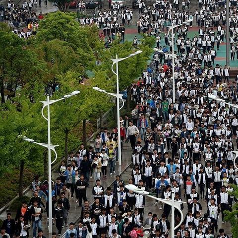 传奇世界2客户端下载总失败？2025年老玩家亲测3个免坑官方通道+1键安装技巧