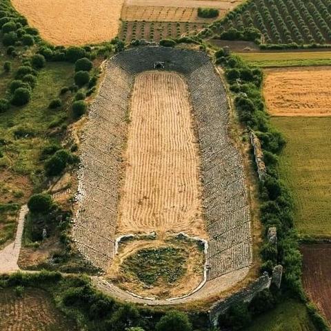 玩传奇还在瞎肝？2025新开服区隐藏机制曝光，骨灰级玩家教你3天霸服