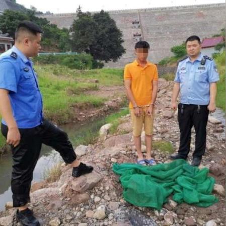 冒险王2下载哪里最稳？2026官方直装版+隐藏礼包码限时领！