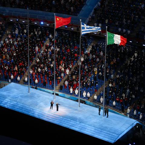 传奇归来国际版官网在哪？2026最新入口+实测不卡顿攻略（附独家福利）