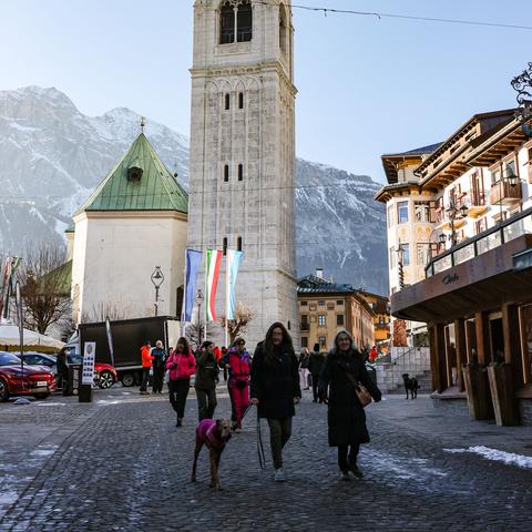 传奇归来刺客装备怎么选？2026最新毕业套装+隐藏属性实战揭秘